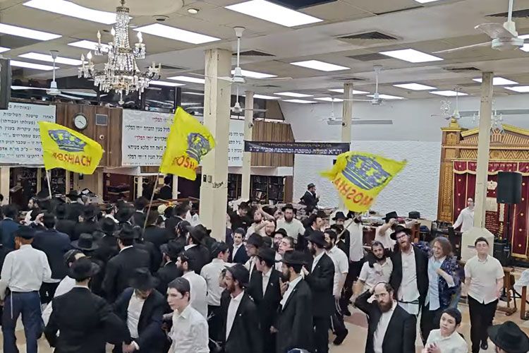 ב-770 ממשיכים בריקודי השמחה