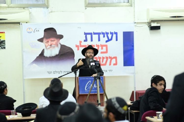 הזדמנות לקפוץ על העגלה \\ מנחם מענדל קויפמן
