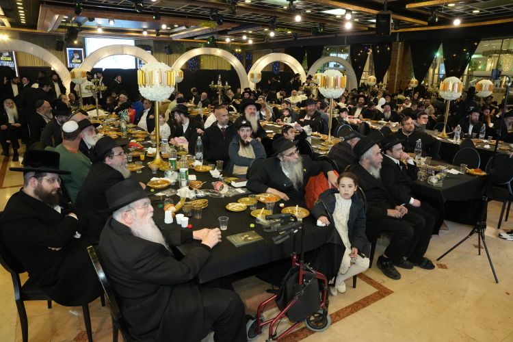 ומלכותו ברצון קיבלו עליהם: ההתוועדות המרכזית לרגל י' שבט