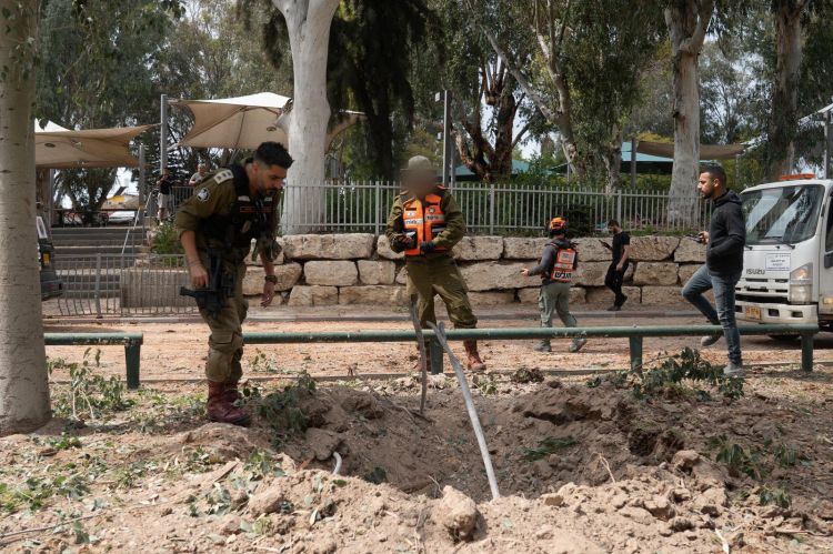צה"ל בתמרון קרקעי בלבנון; מהלומות כבדות גם באיראן