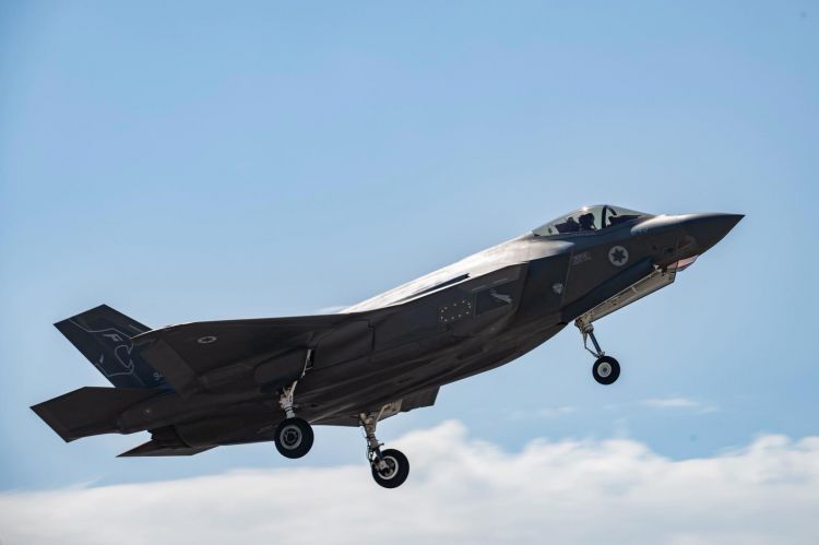 התקיפות נמשכות באיראן, הנסים נמשכים בישראל