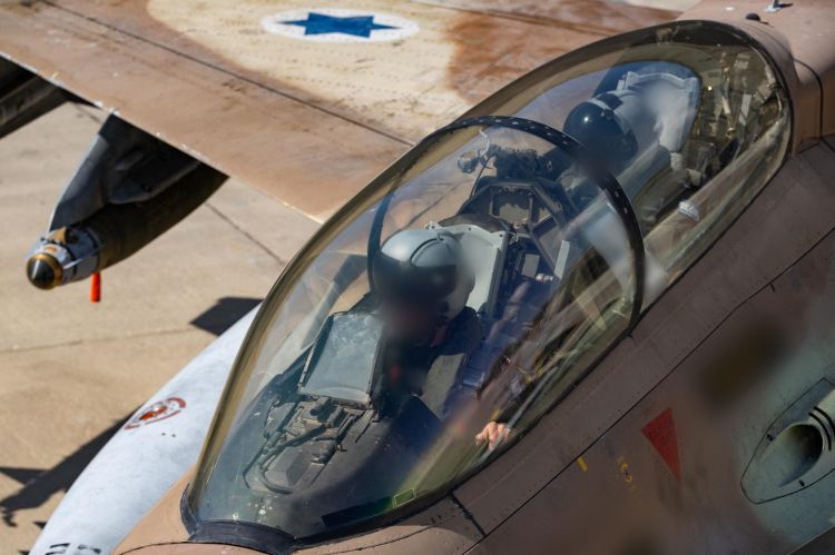 איראן במשבר מלחמתי: שר ההגנה חוסל, המשטר מתערער