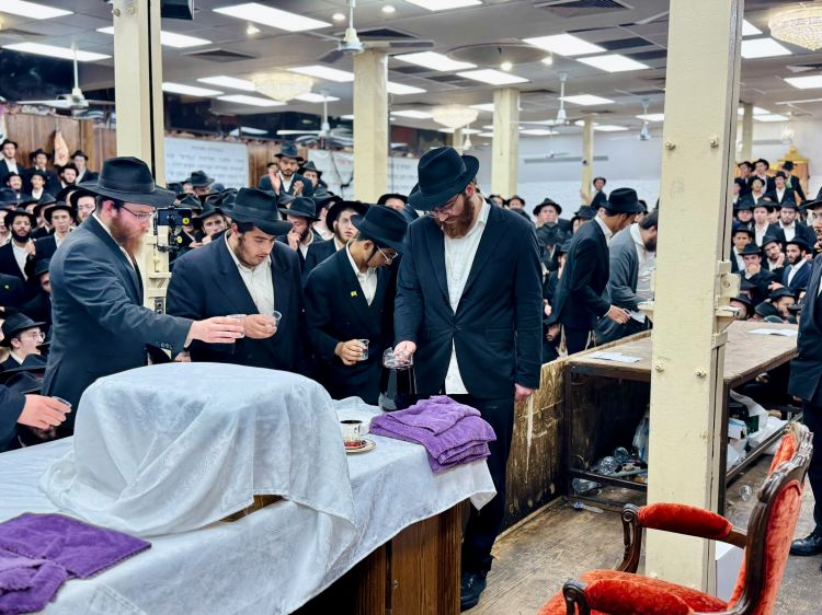 אלפים במעמד כוס של ברכה • גלריה שניה