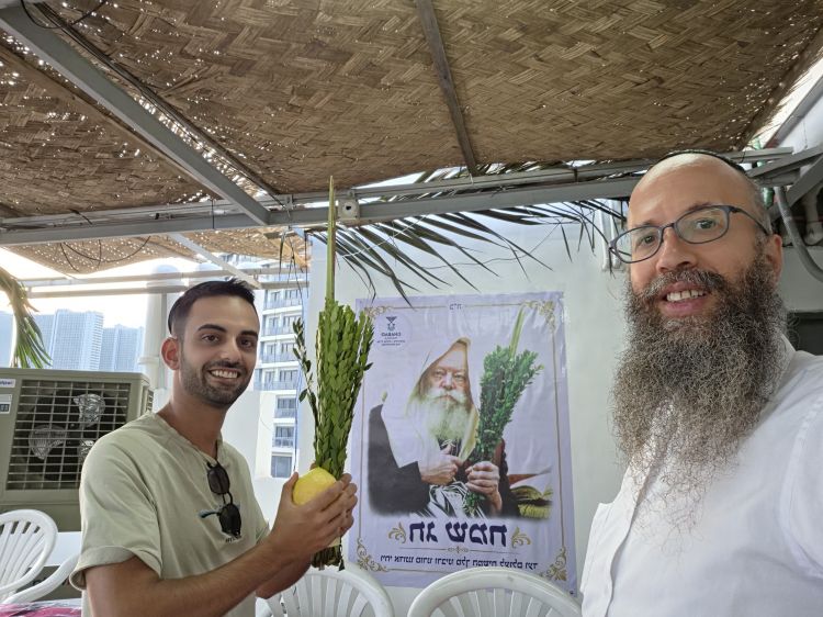 מעצמה של שמחה: חגי תשרי ב־8 בתי חב״ד בפיליפינים