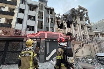 איראן מתעקשת – והעולם נערך לעימות מכריע