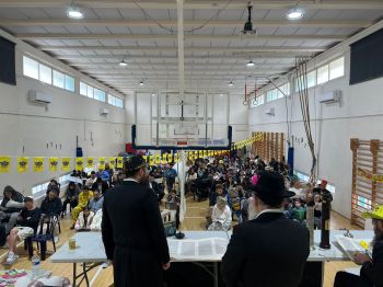 בית חב"ד גילה א' חגג פורים שלא נראה כמותו בשכונה