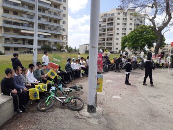 בשכונה החרדית בבת ים צעדו בתהלוכה