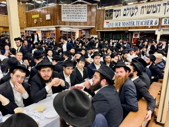 קהל רב בהתוועדות ח"י אלול ב770