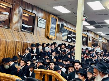 "לך ה' הצדקה" גלריה ממוצאי שבת סליחות ב770