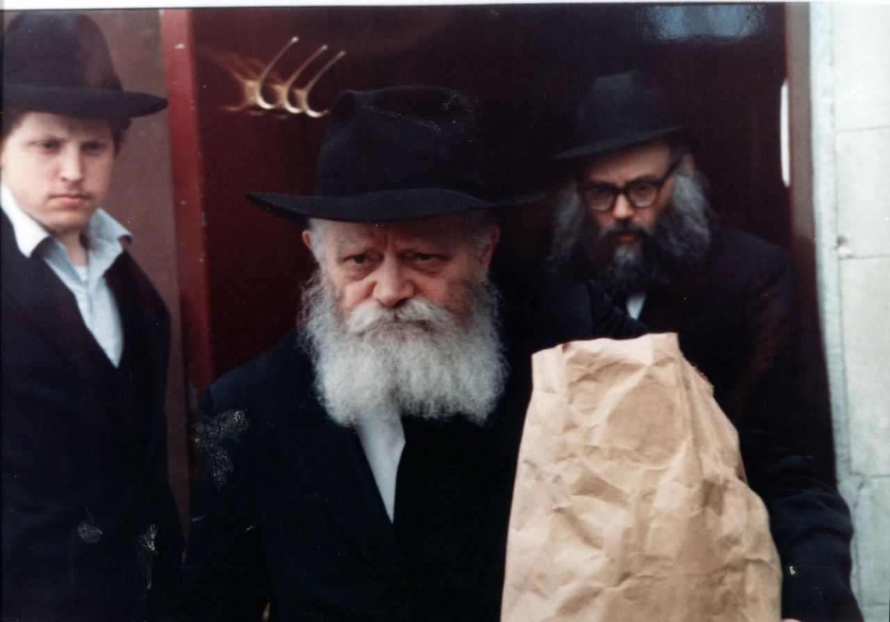 בדרכו לאוהל הק', תחילת חודש תמוז