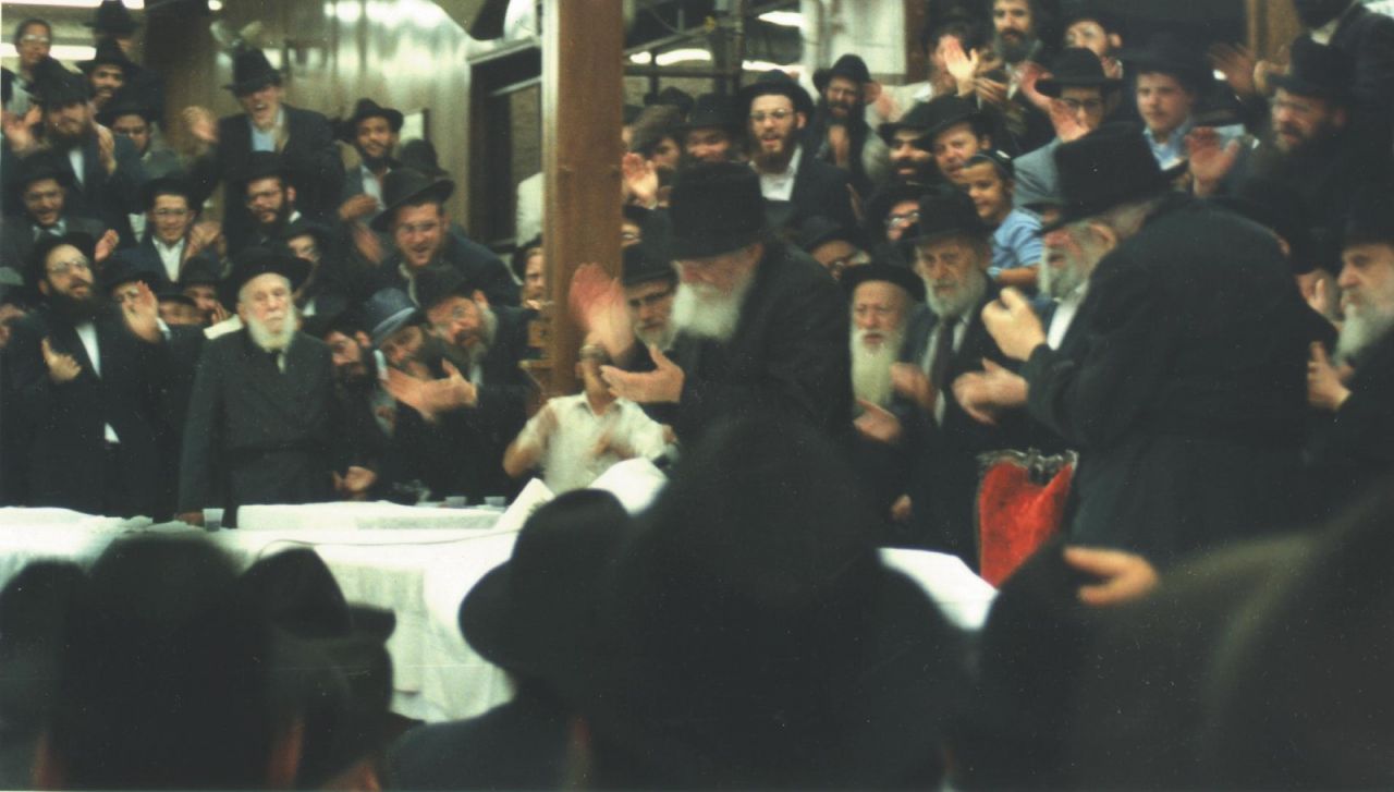 מעודד את השירה, התוועדות ט"ו תמוז