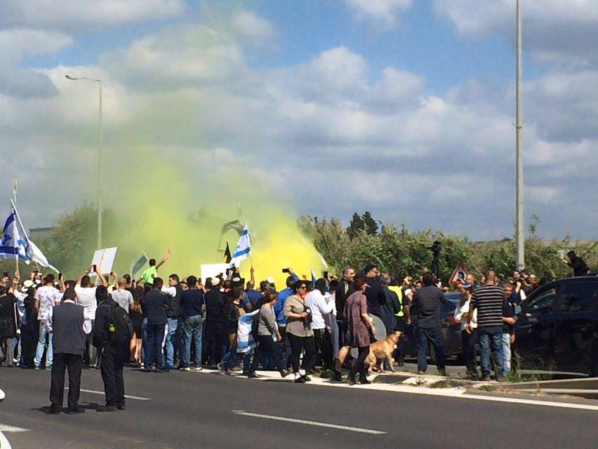 הפגנות למען עזריה אליאור ברחבי הארץ