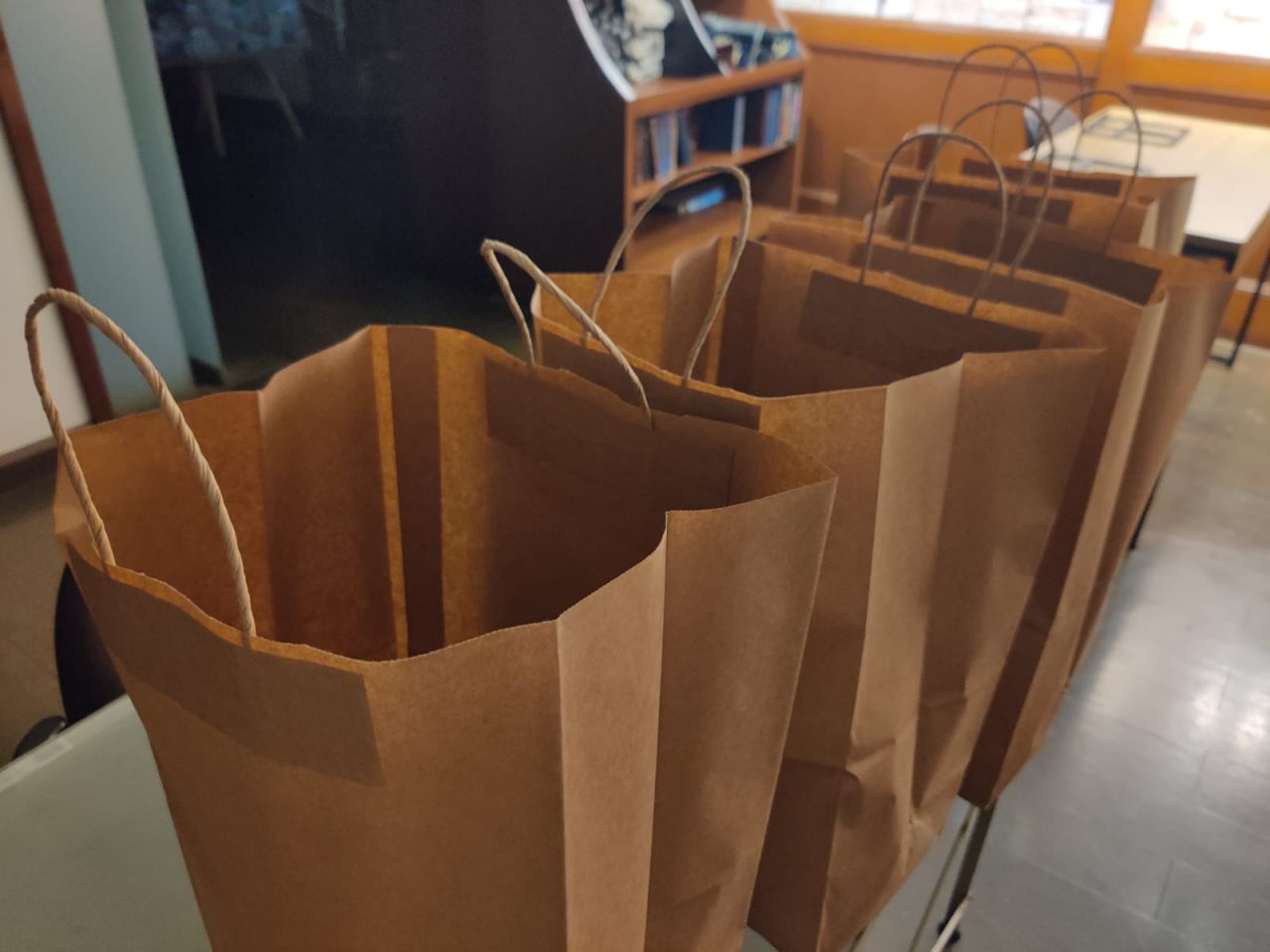 משלוחים לכבוד פורים לאסירים בבתי הכלא