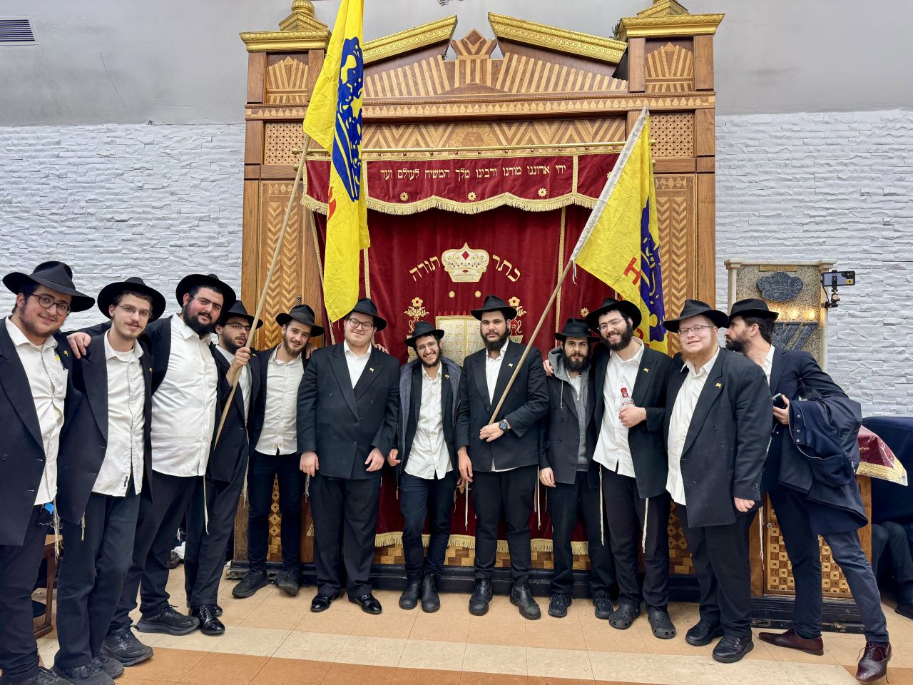 בשמחה ובגעגועים: קבוצה פ״ו יוצאים לכבוש את העולם
