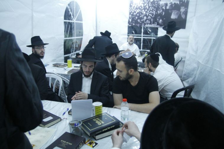 כותבים לרבי שליט"א מלך המשיח באגרות קודש