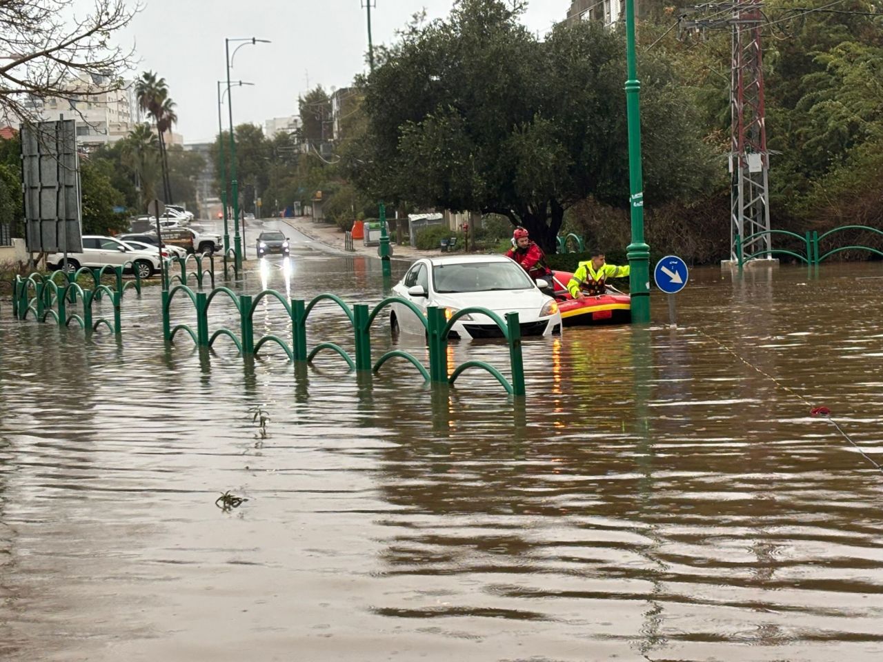 סערה וגשמי ברכה: מזג האוויר הסוער בישראל