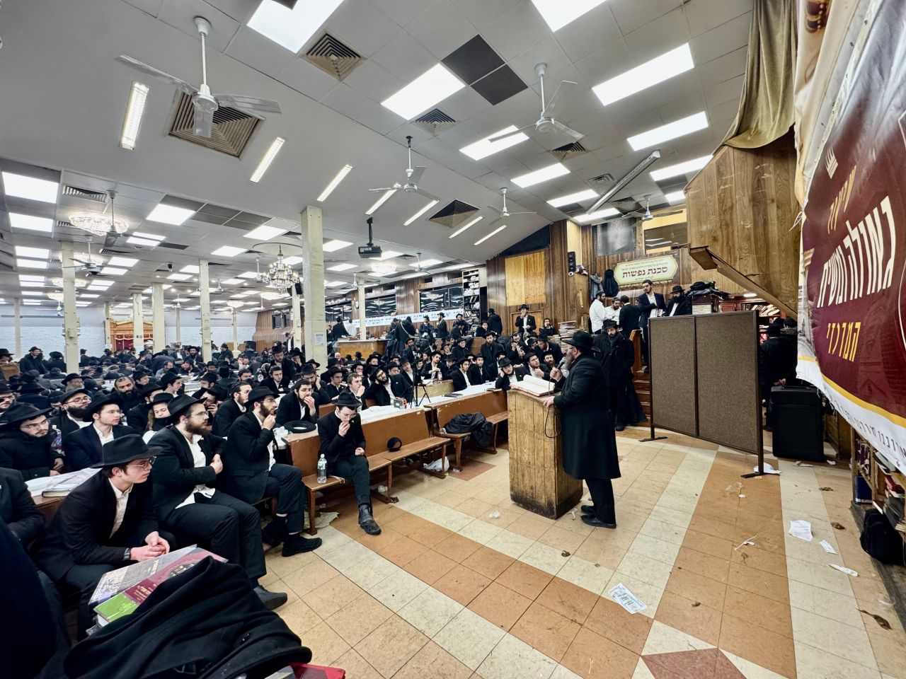 אחרי הדרמה הלילית: התמימים חזרו ללמוד ב770