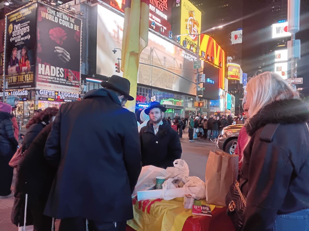 בעיצומו של ליל פורים: פעילות נרחבת בטיימס סקוור