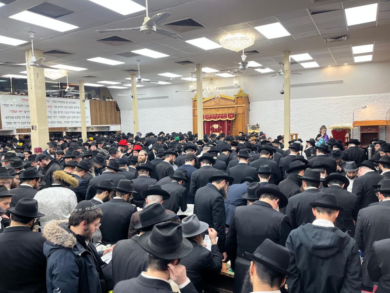 שמחה של גאולה בקריאה המגילה ב770