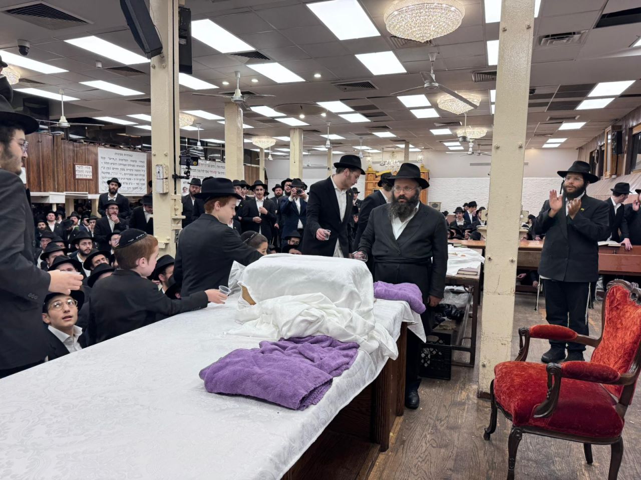 'והריקותי לכם ברכה': אלפים במעמד חלוקת כוס של ברכה 