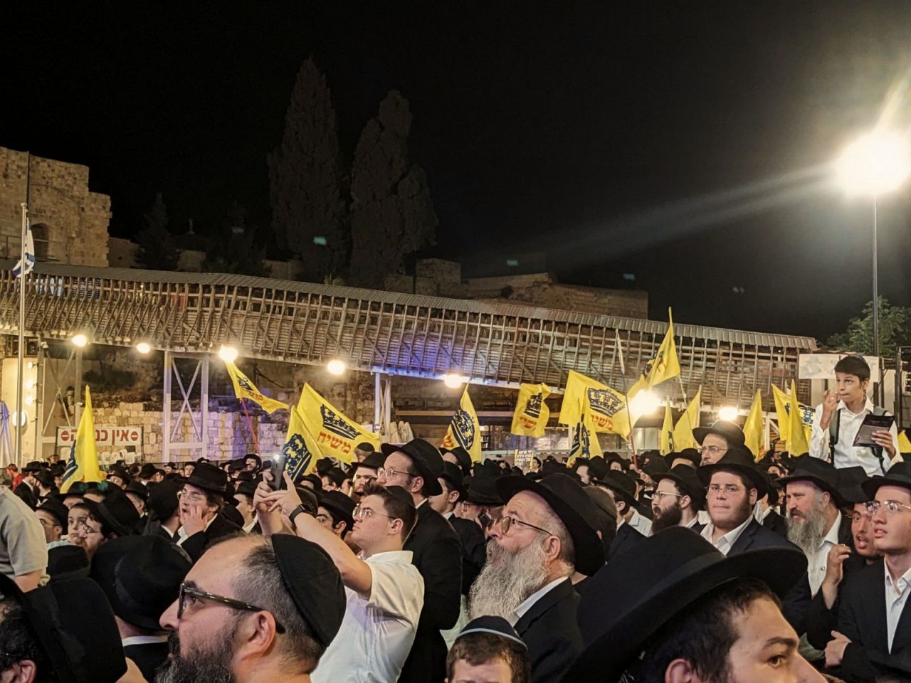 גלריה: אלפים בהכנסת ספר התורה התשיעי של ילדי ישראל