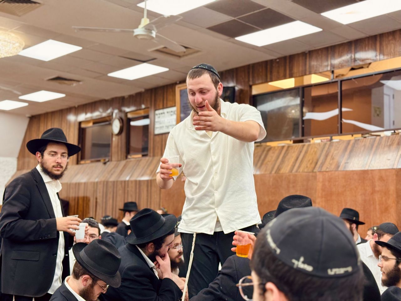 "לך ה' הצדקה" גלריה ממוצאי שבת סליחות ב770