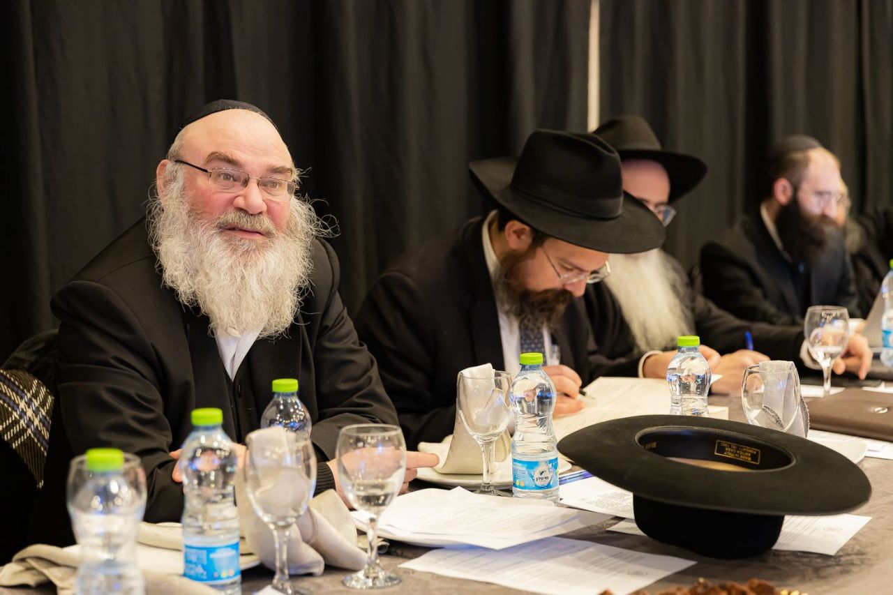 הרב שאול רוזנבלט רב קהילת חב"ד הספריה החסידית ביתר עילית