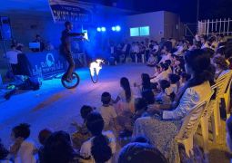 כפר סבא: אש וריקודים בשמחת בית השואבה 