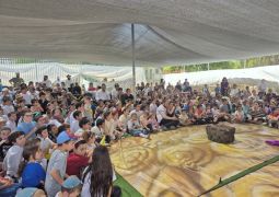 קרית גת: אלפי ילדים והורים ב"תהלוכה המרכזית"