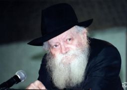 בקשר עם ר"ח כסלו - הופיע היכל המלך ח'