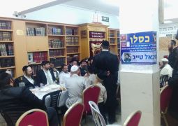 בבני ברק התוועדו השבת עם הרב טייב