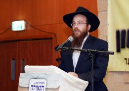 האזינו: ההורים ל21 ילדים מכפ''ח שגם אימצו והצילו נפשות בישראל