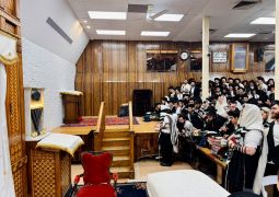 ו' תשרי: אלפים בתפילות עם הרבי שליט"א מלך המשיח 