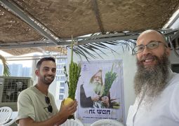 מעצמה של שמחה: חגי תשרי ב־8 בתי חב״ד בפיליפינים