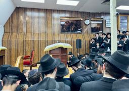 שיחת קודש בליל הושענא רבה וחלוקת שטרות לצדקה